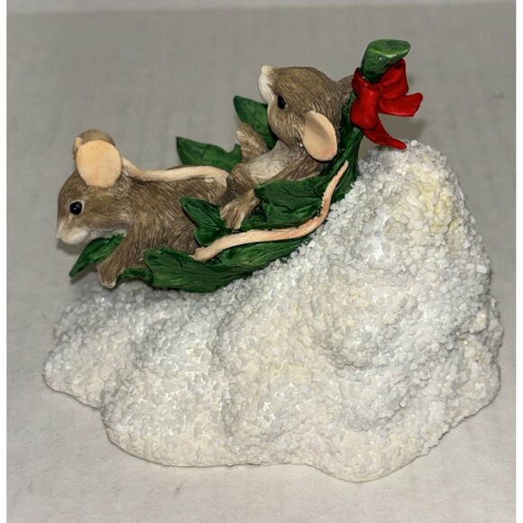 Charming Tails Silvestri Mice Sledding on a Leaf Figurine Dean Griff Rare Item - Picture 6 of 12
